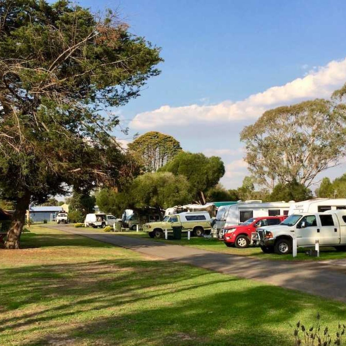 edenhope lakeside tourist park grass area with driveway and caravan parking