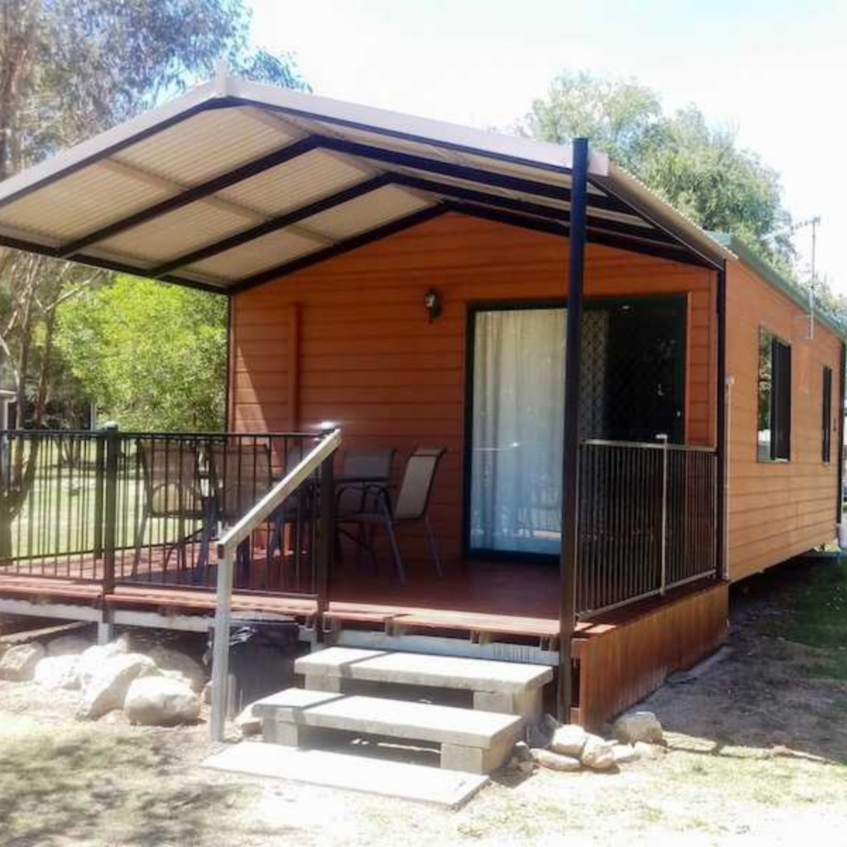 khancoban lakeside caravan park cabin with porch