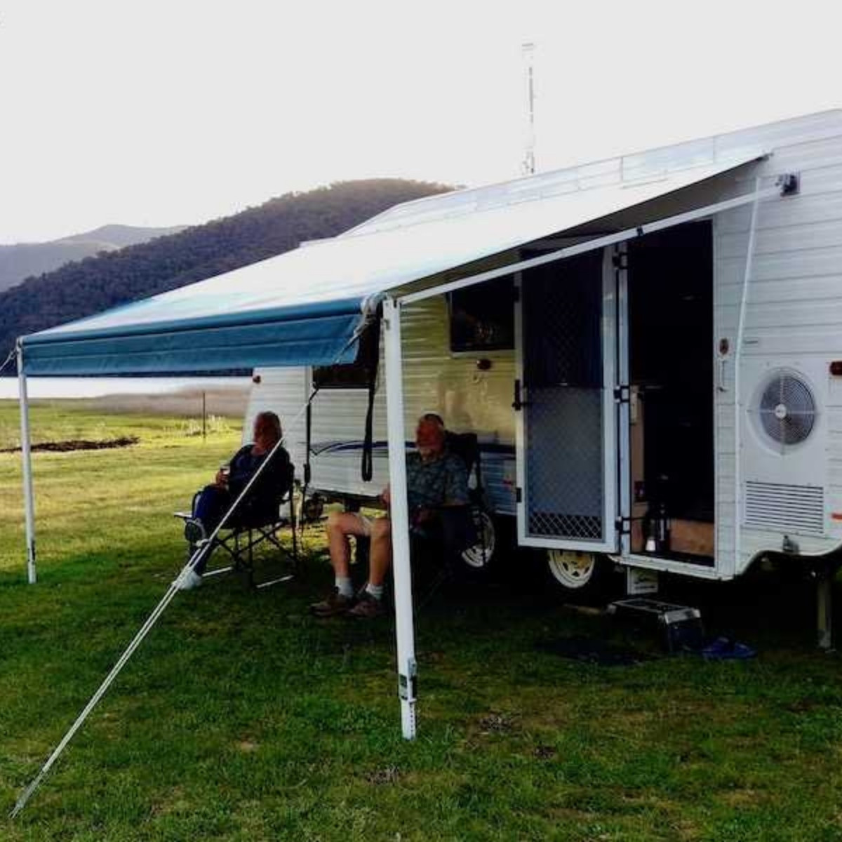 khancoban lakeside caravan park caravan with annex