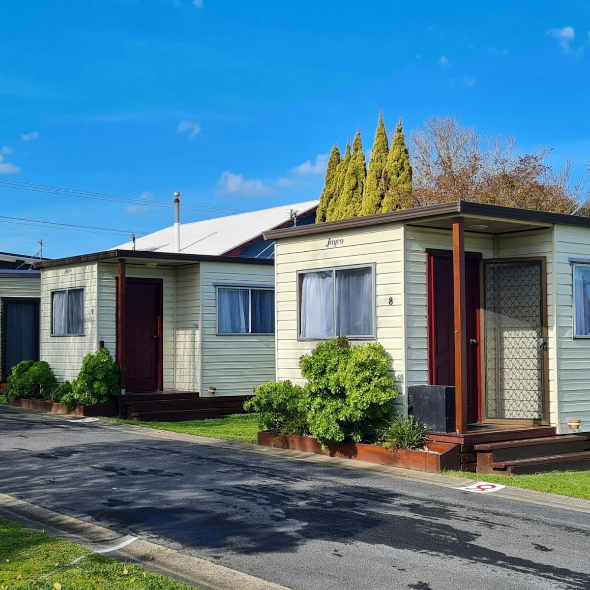 mount gambier central caravan park front of cabins