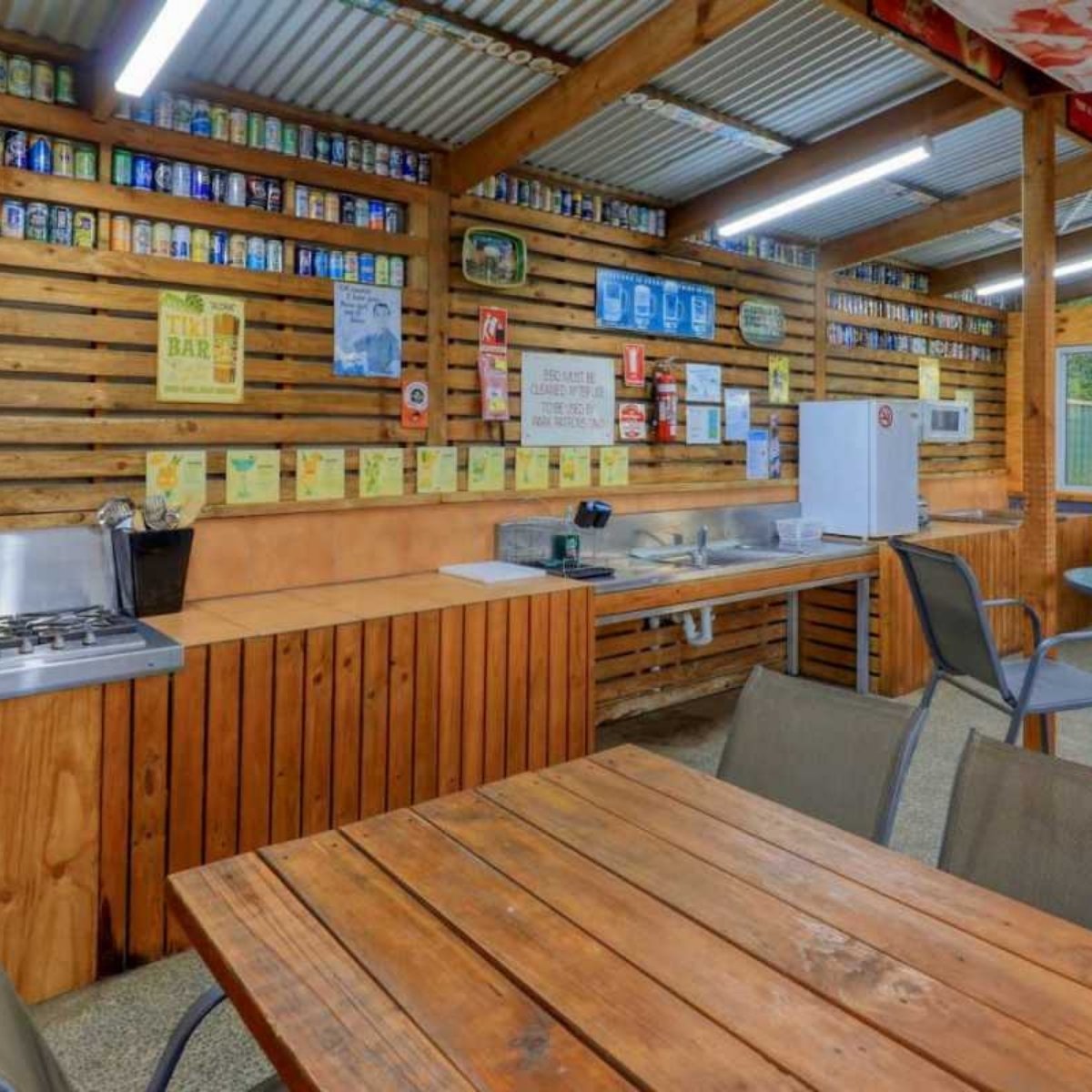 rich river tourist park camp kitchen