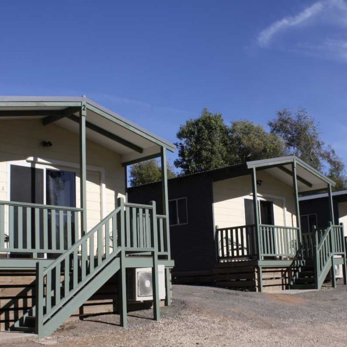 robinvale riverside caravan park two cabins